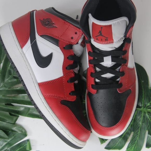 Jordan Shoes Nike Air Jordan Mid Chicago Red Bblack White Size